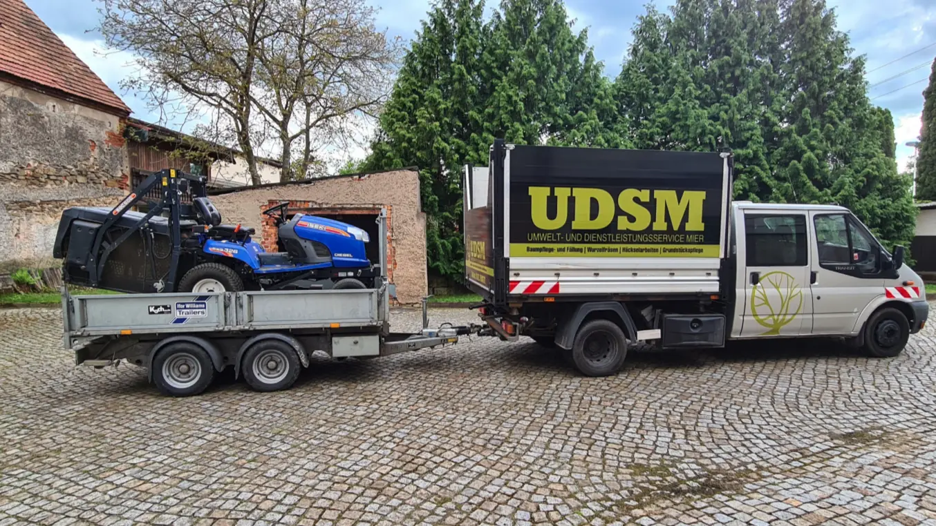 Ford Transit Kipper der UDSM